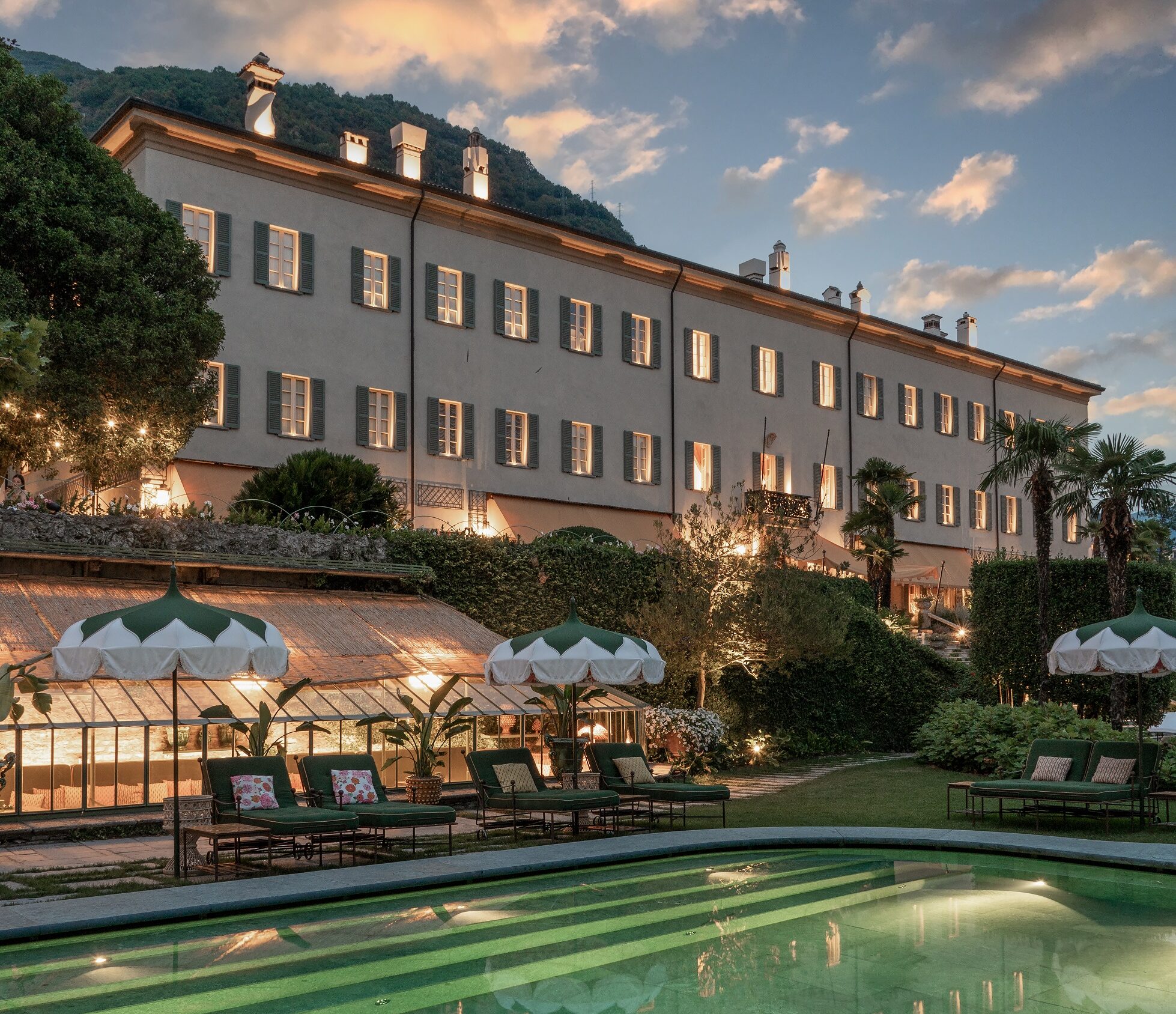46 - Night facade and pool © Giacomo Albo