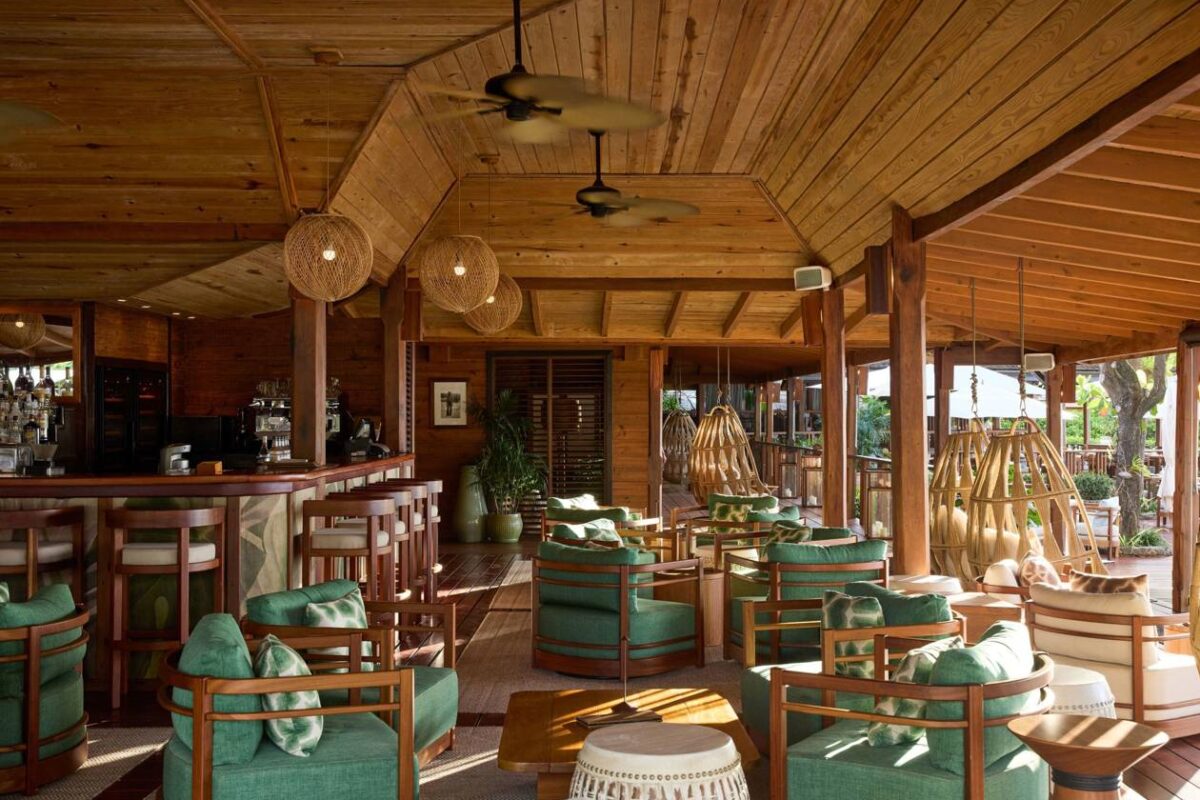 bar-interior-2
